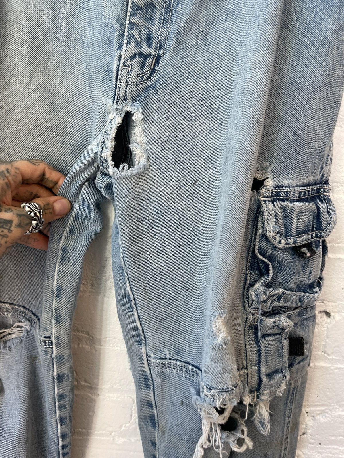 Vintage Vintage THRASHED Cargo Blue Jeans fits 29-31 Size US 30 / EU 46 - 4 Thumbnail