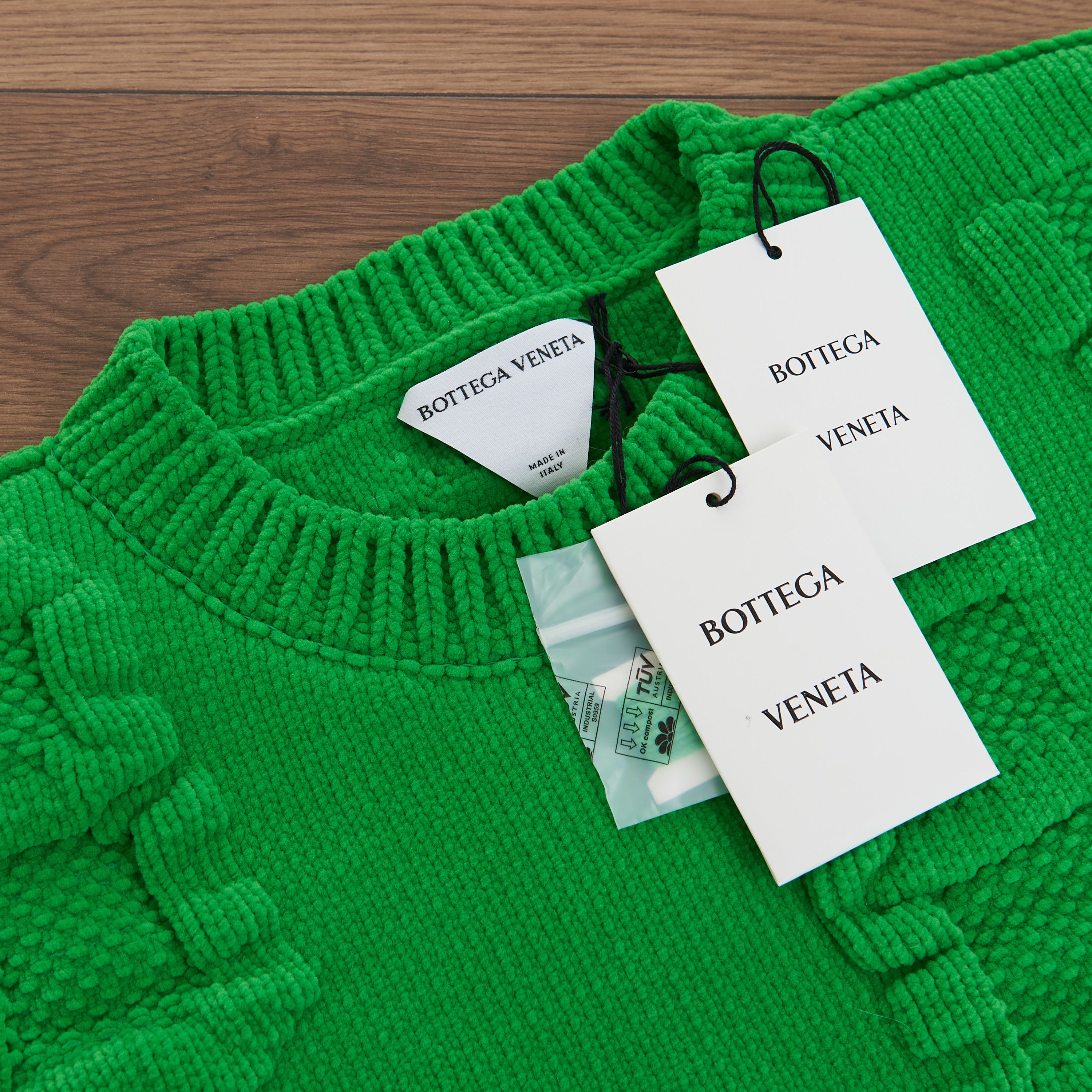 Bottega Veneta Heavyweight Chenille Jumper In Green with BV Embossing Size US M / EU 48-50 / 2 - 15 Thumbnail