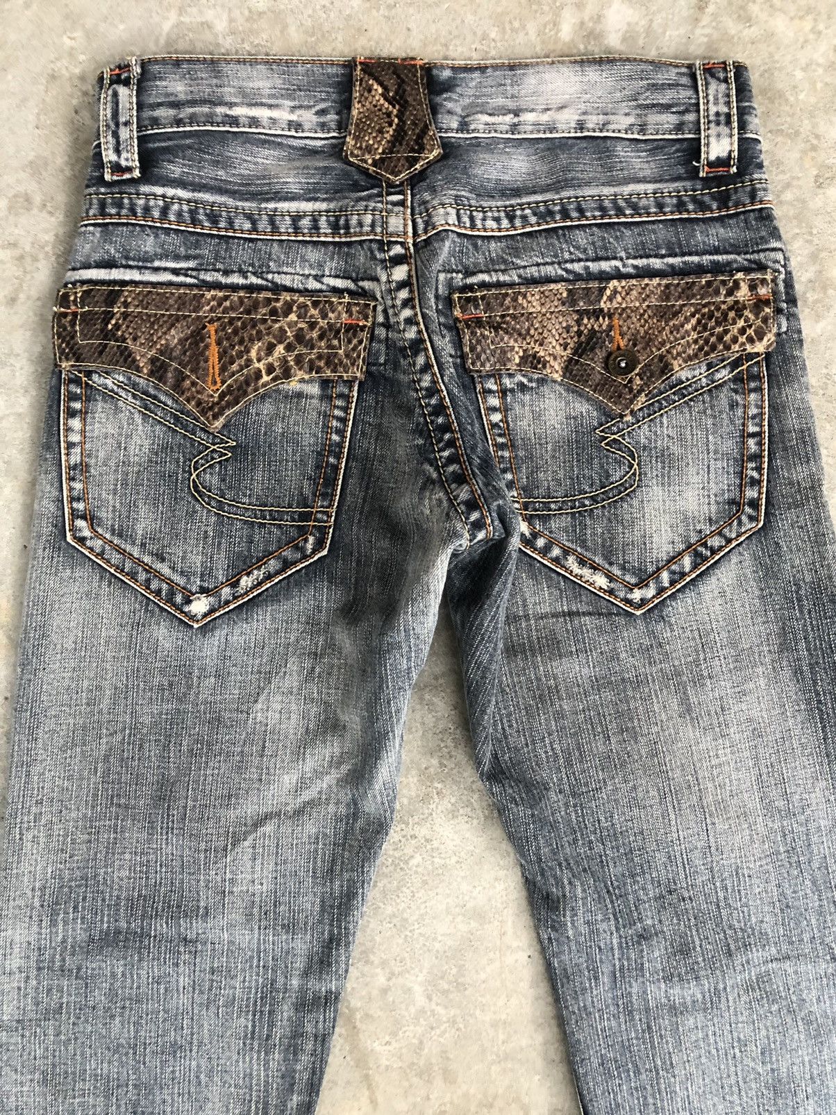 semanticdesign Semantic Design Snake Skin Leather Flared Jeans Distressed Size US 31 - 8 Thumbnail