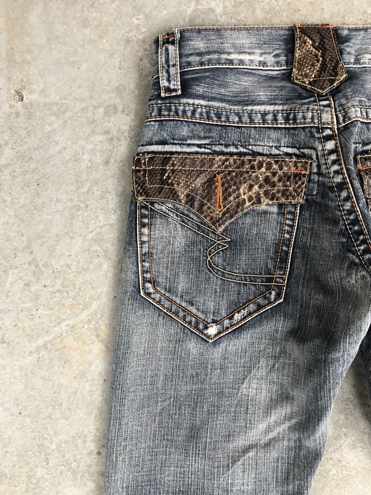 semanticdesign Semantic Design Snake Skin Leather Flared Jeans Distressed Size US 31 - 9 Thumbnail
