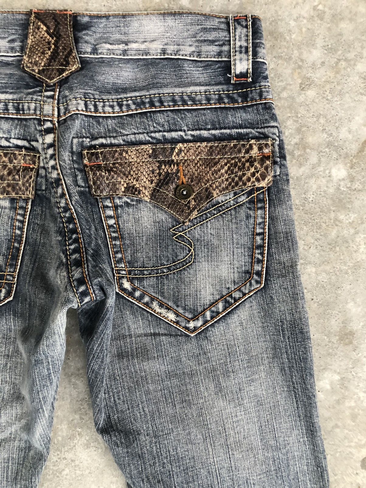 semanticdesign Semantic Design Snake Skin Leather Flared Jeans Distressed Size US 31 - 10 Thumbnail