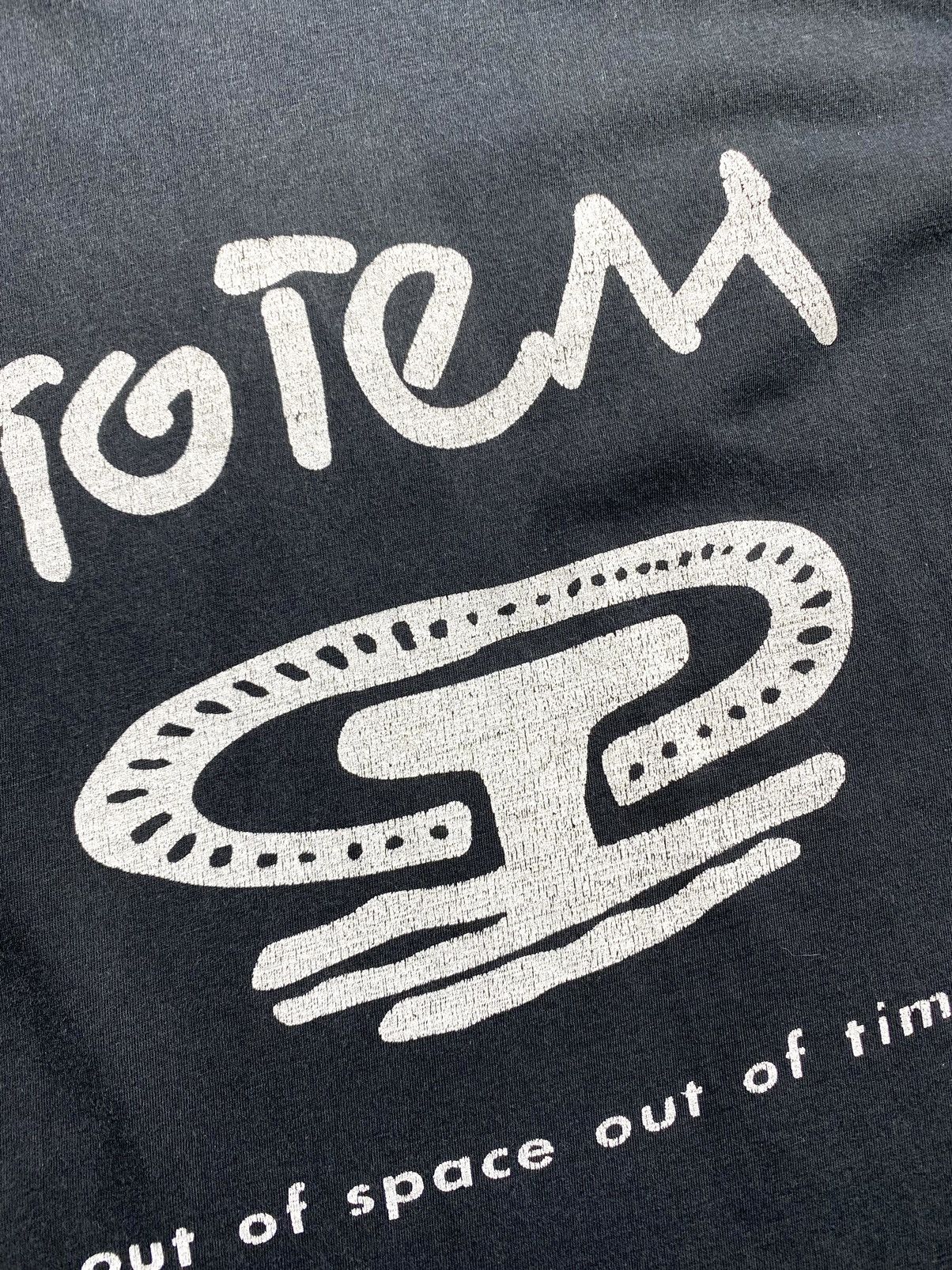Band Tees 80-90’s Vintage Totem Magic Symbol Out Of Space T Shirt Size US XL / EU 56 / 4 - 4 Thumbnail