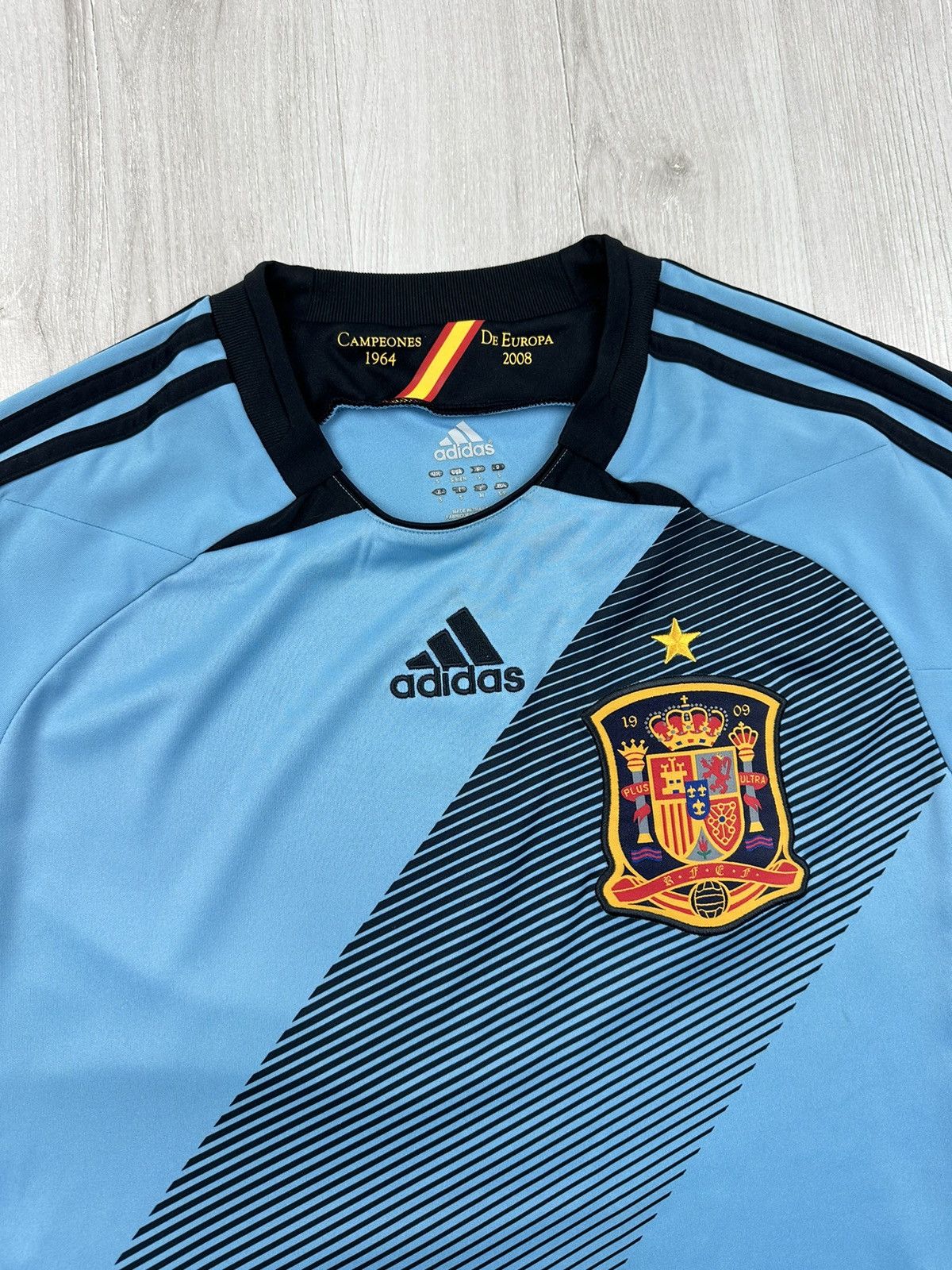 Adidas Spain Jersey Euro Cup 2013 Soccer Football Size US S / EU 44-46 / 1 - 2 Thumbnail