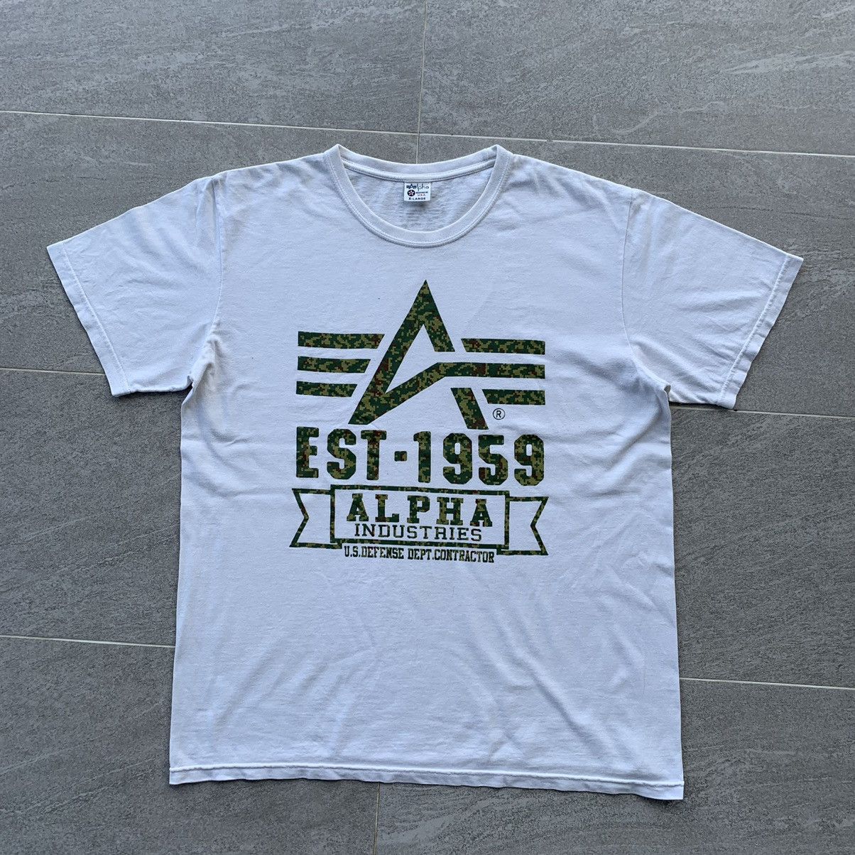 ALPHA INDUSTRIES t shirt spell out big camo logo..