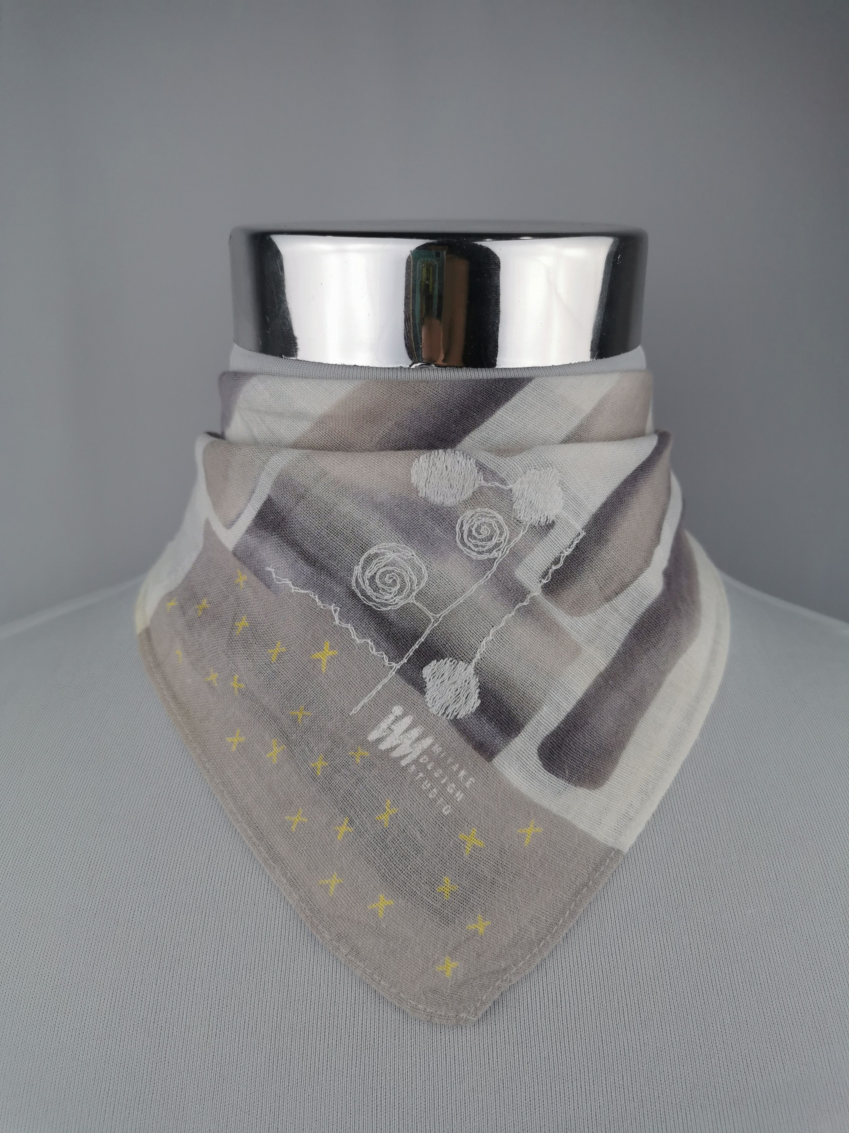 Vintage Issey miyake handkerchief / bandana / neckerchief Size ONE SIZE - 1 Thumbnail