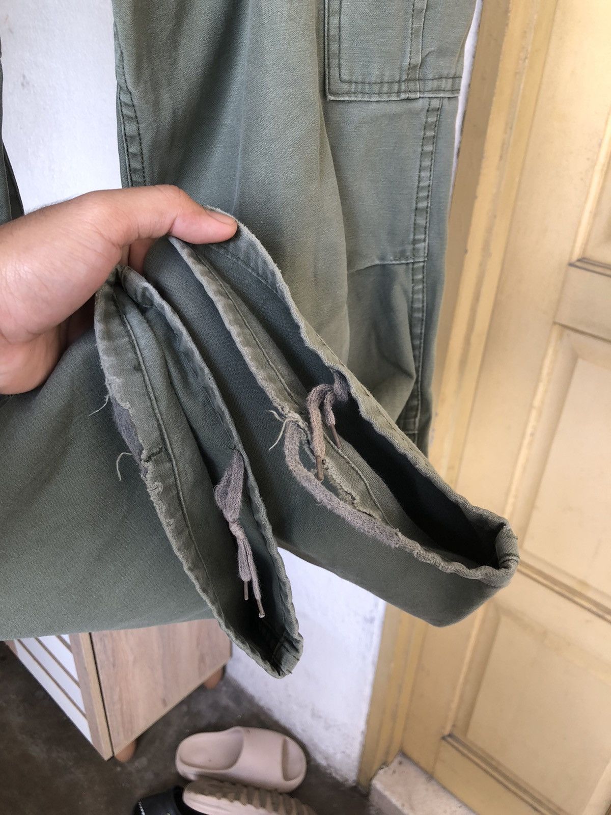 Vintage Vintage Army Loose Cut Distressed Cargo Pants Size US 34 / EU 50 - 13 Thumbnail