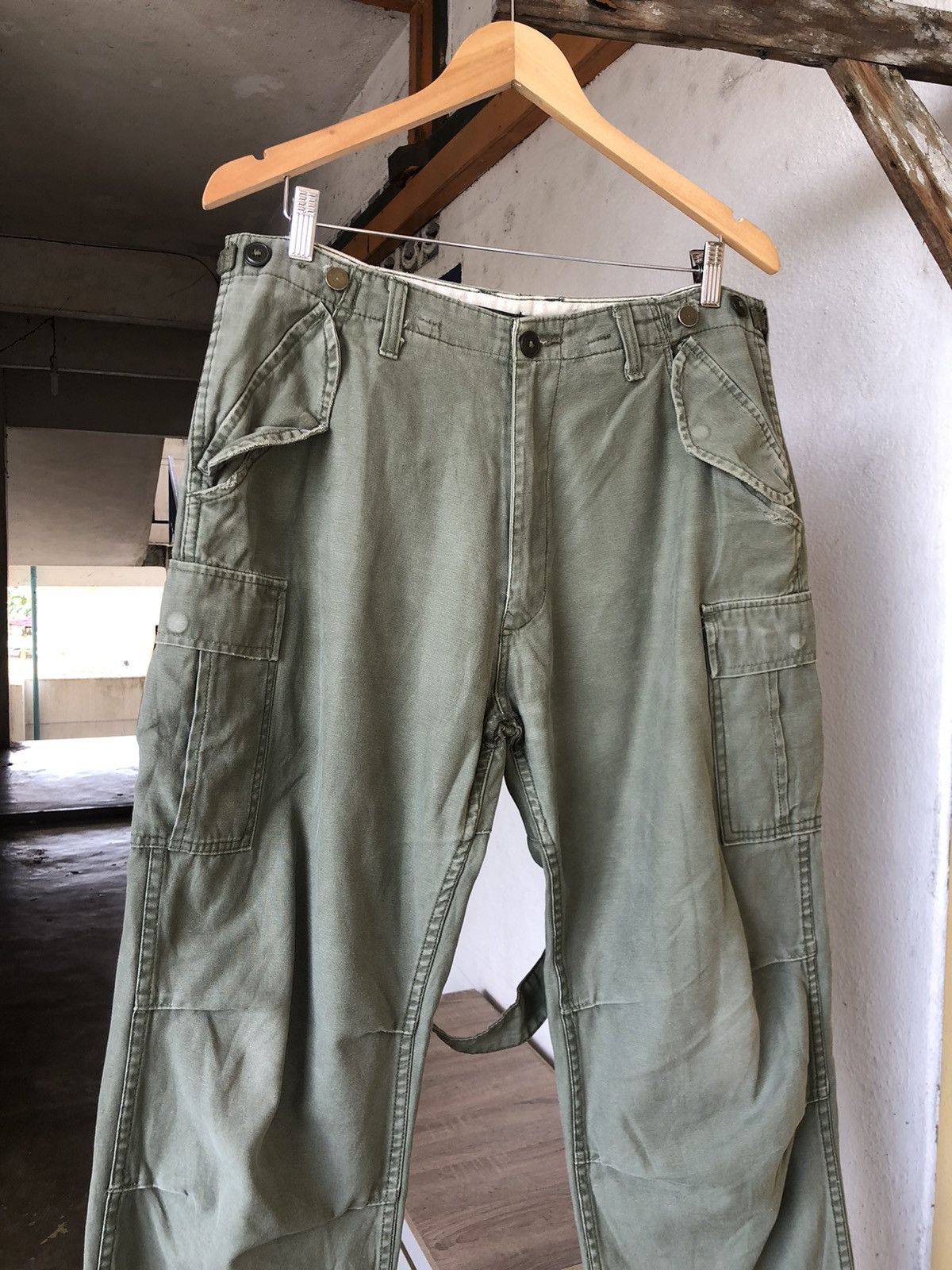 Vintage Vintage Army Loose Cut Distressed Cargo Pants Size US 34 / EU 50 - 10 Thumbnail