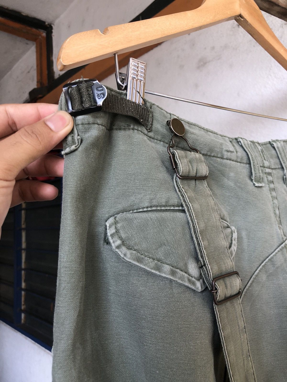 Vintage Vintage Army Loose Cut Distressed Cargo Pants Size US 34 / EU 50 - 16 Thumbnail