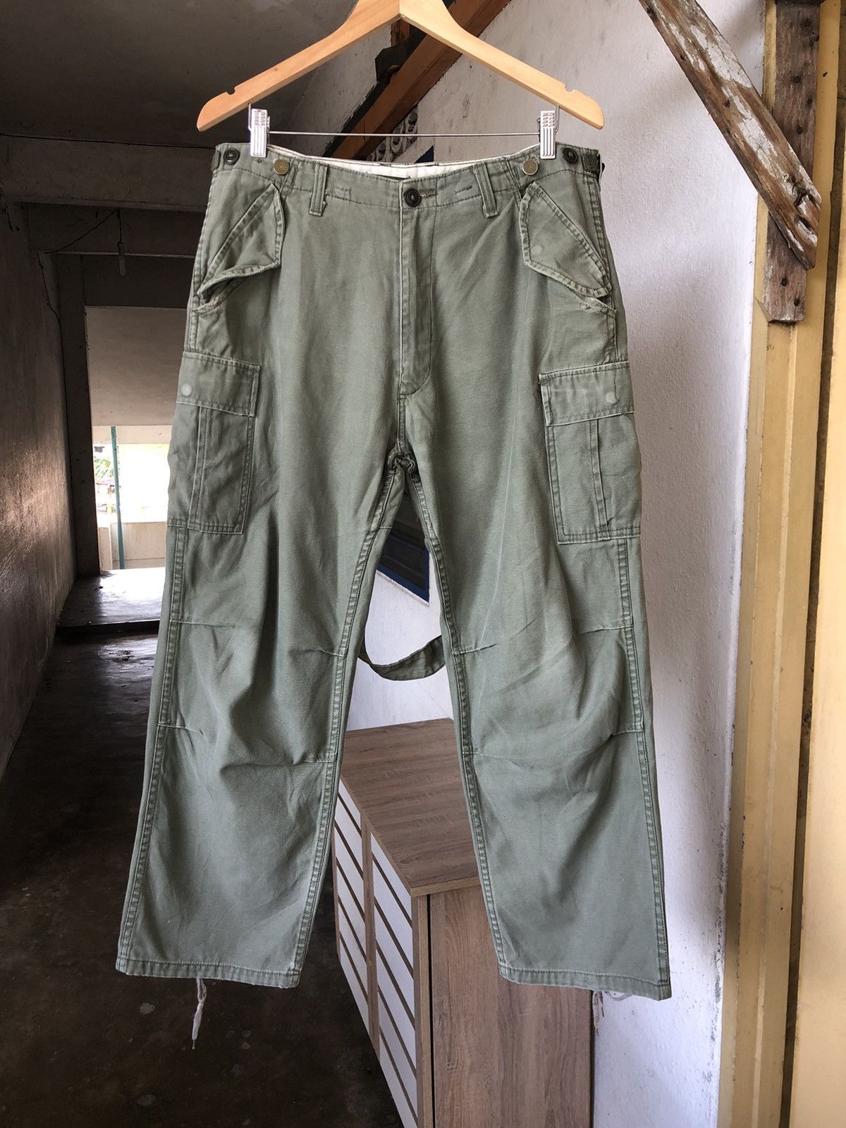 Vintage Vintage Army Loose Cut Distressed Cargo Pants Size US 34 / EU 50 - 6 Thumbnail