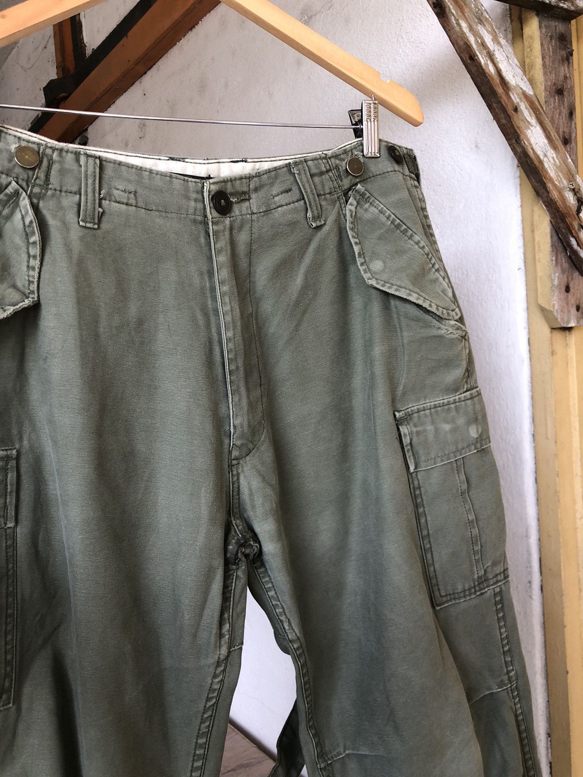 Vintage Vintage Army Loose Cut Distressed Cargo Pants Size US 34 / EU 50 - 11 Thumbnail