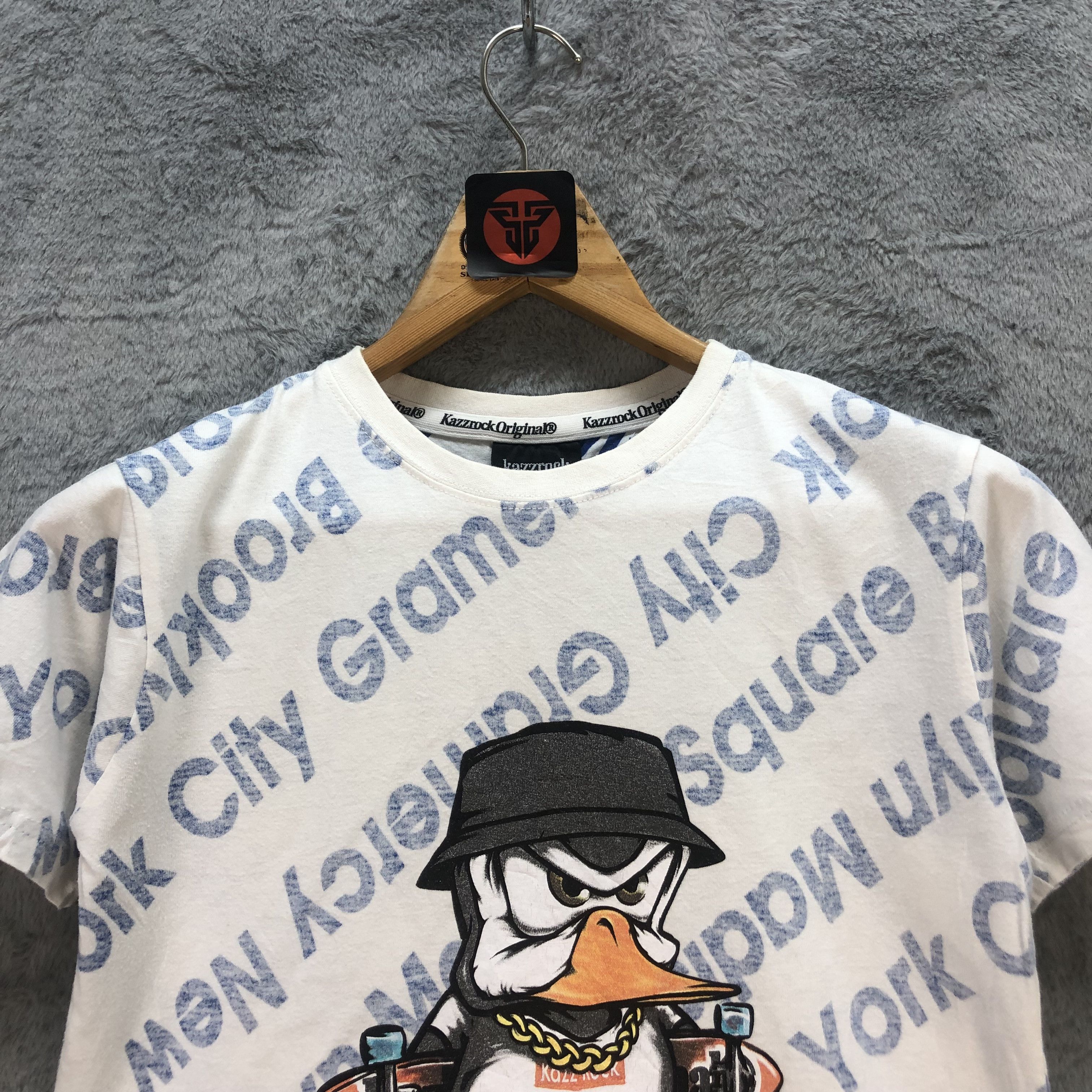 Band Tees KAZZROCK PEGUIN GRAMERCY NEW YORK CITY T SHIRT #6597-75 Size US XS / EU 42 / 0 - 2 Thumbnail