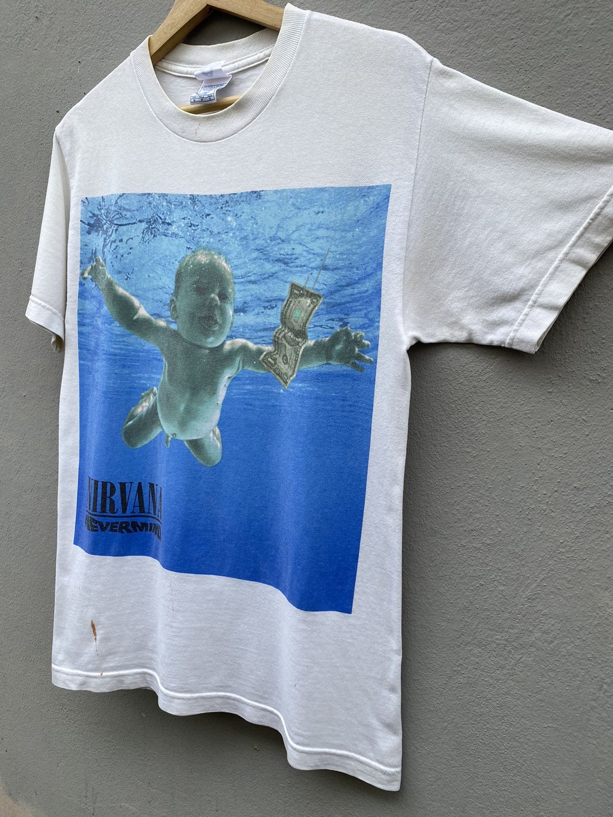 Band Tees 2000s Distress NIRVANA “Nevermind” Masterpiece Grunge Tee Size US S / EU 44-46 / 1 - 5 Thumbnail