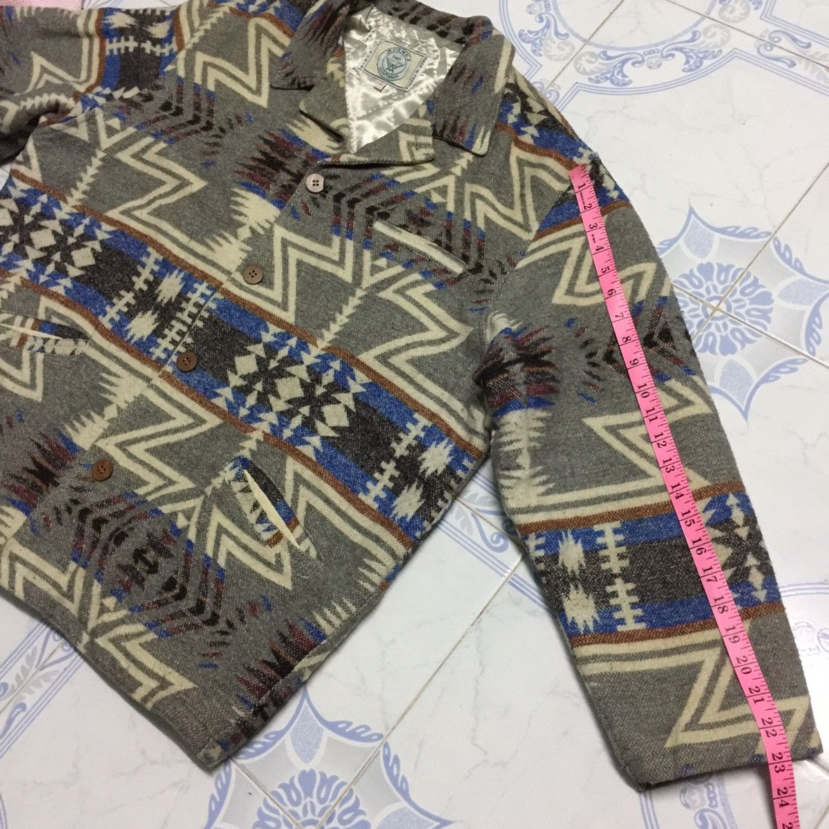 Japanese Brand Rare Vtg Avanez Paris Navajo Overprint Design Jacket Button Size US L / EU 52-54 / 3 - 10 Thumbnail