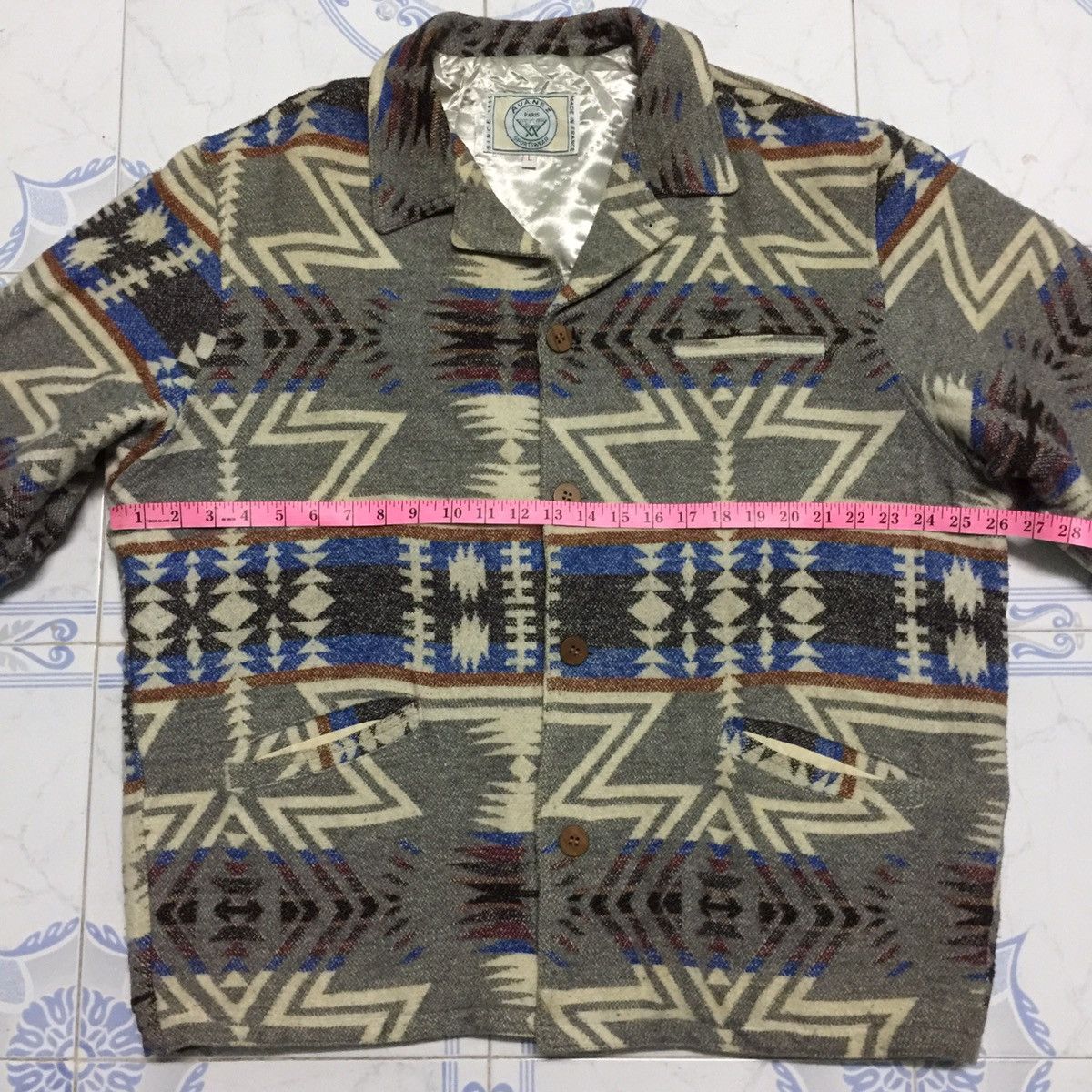 Japanese Brand Rare Vtg Avanez Paris Navajo Overprint Design Jacket Button Size US L / EU 52-54 / 3 - 8 Thumbnail