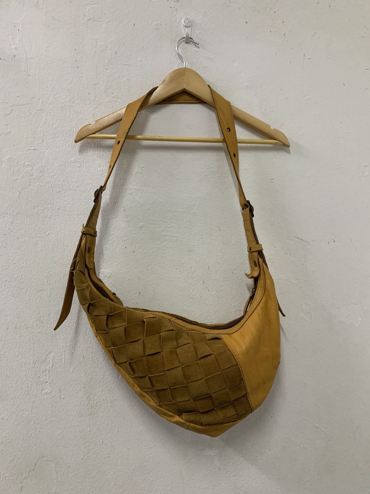 Japanese Brand Rare Banana Leather Bag Woven Size ONE SIZE - 1 Thumbnail