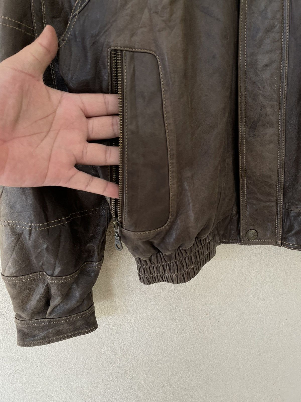 Other VINTAGE GIANNI VALENTINO AVANT GARDE LEATHER JACKET Size US L / EU 52-54 / 3 - 8 Thumbnail