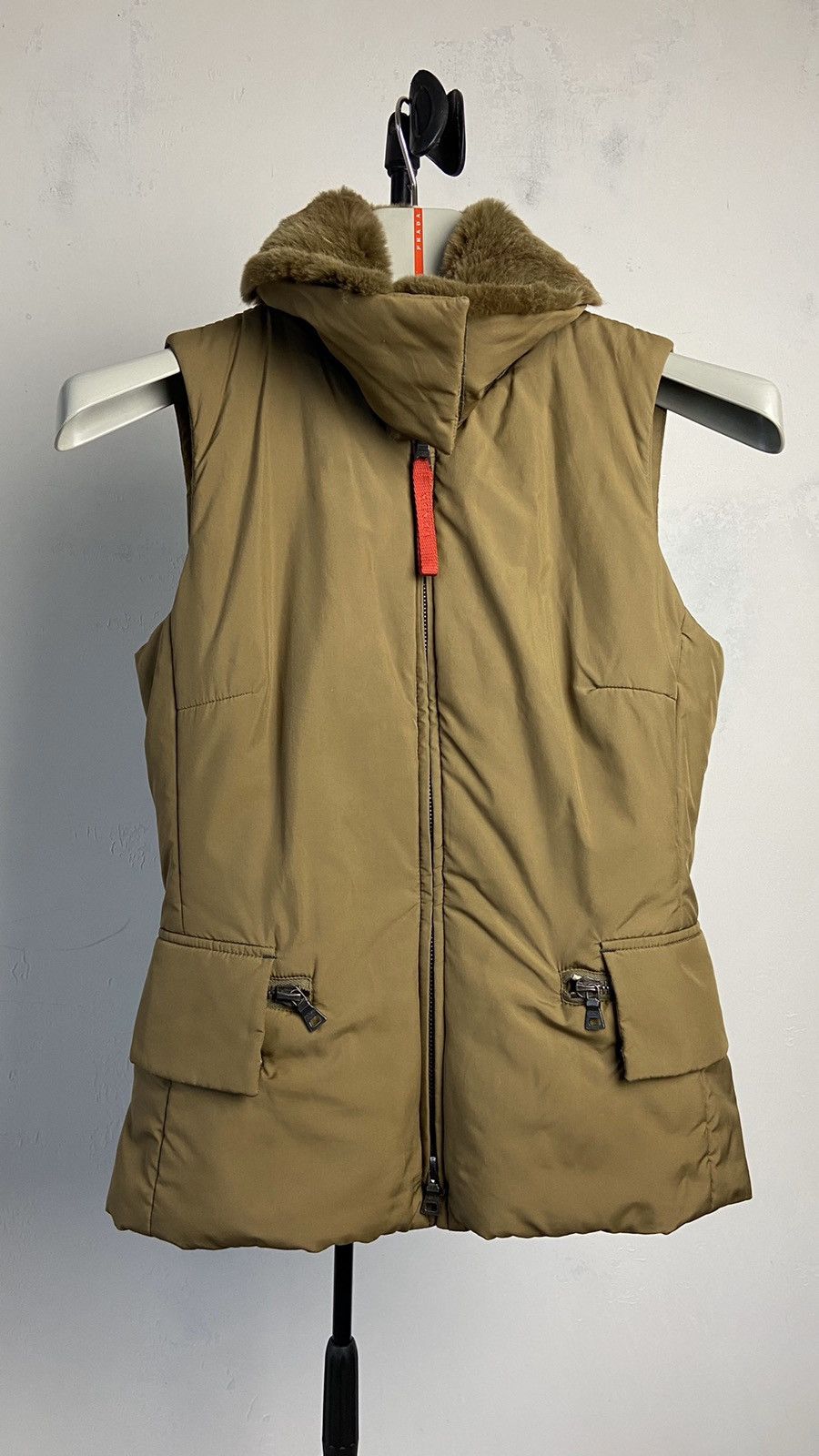 Prada prada down fur utility vest Size M / US 6-8 / IT 42-44 - 10 Thumbnail