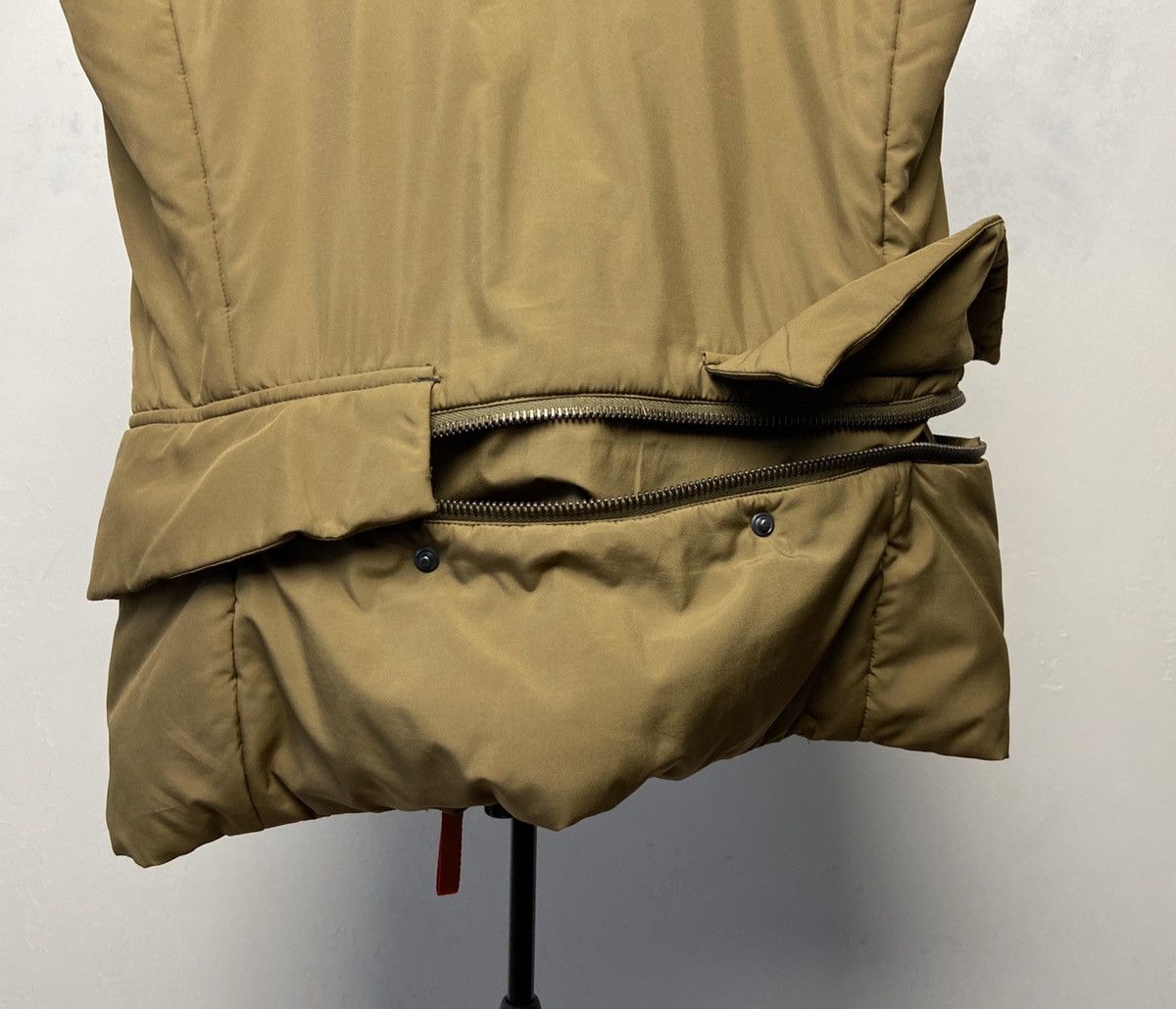Prada prada down fur utility vest Size M / US 6-8 / IT 42-44 - 6 Thumbnail