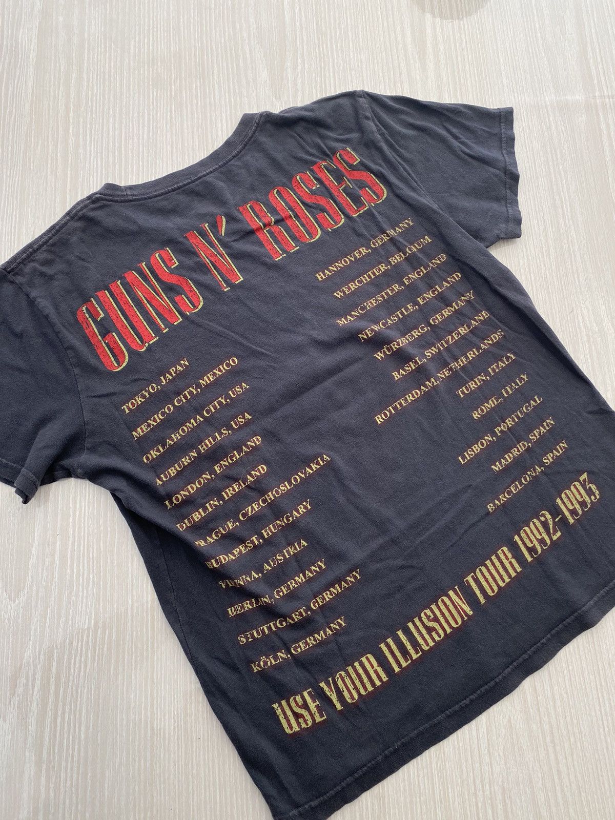 Vintage 1992-1993 Vintage Guns N Roses tee Size US L / EU 52-54 / 3 - 3 Thumbnail