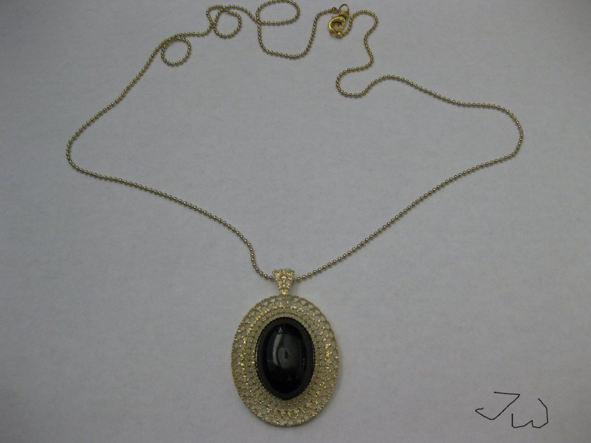 Jewelry Black Round Necklace Size ONE SIZE - 1 Thumbnail
