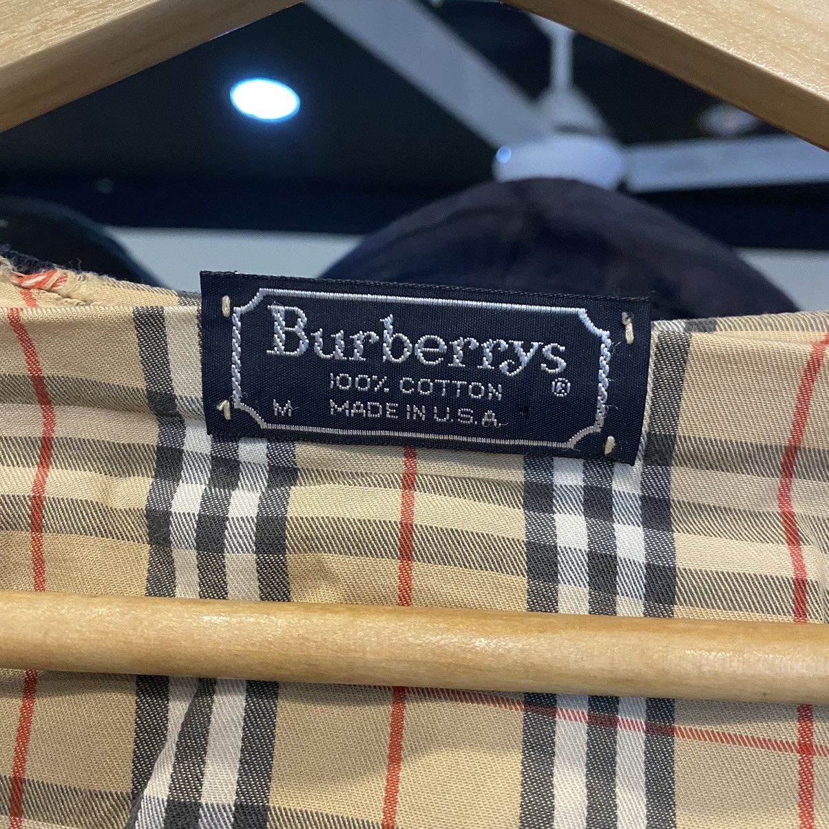 Burberry VINTAGE‼️Burberry Basic Logo Embroidery Cardigan Made In USA Size US M / EU 48-50 / 2 - 9 Thumbnail