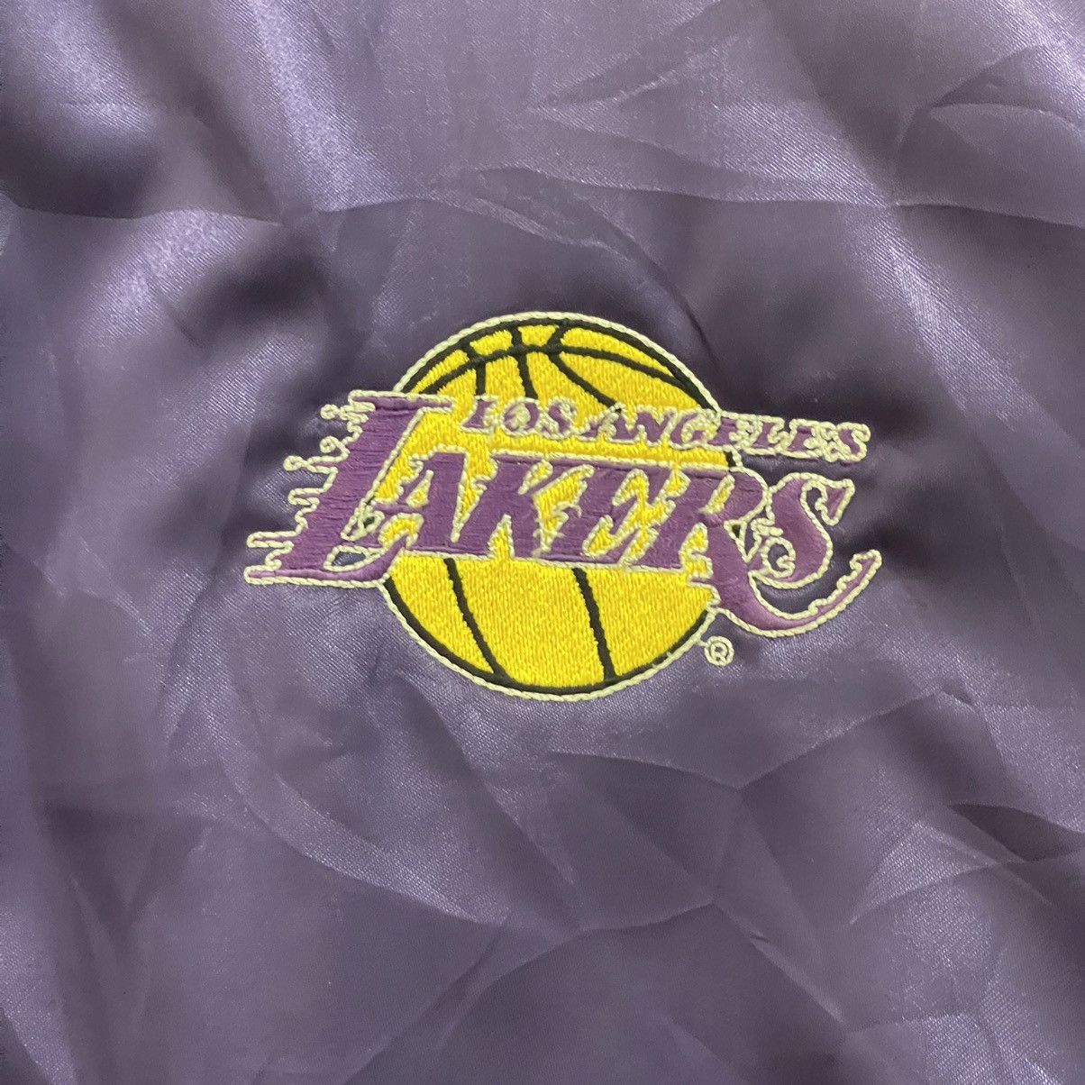 NBA Vintage 90s LA LAKERS Snap Button Satin Bomber Jacket Size US L / EU 52-54 / 3 - 11 Thumbnail
