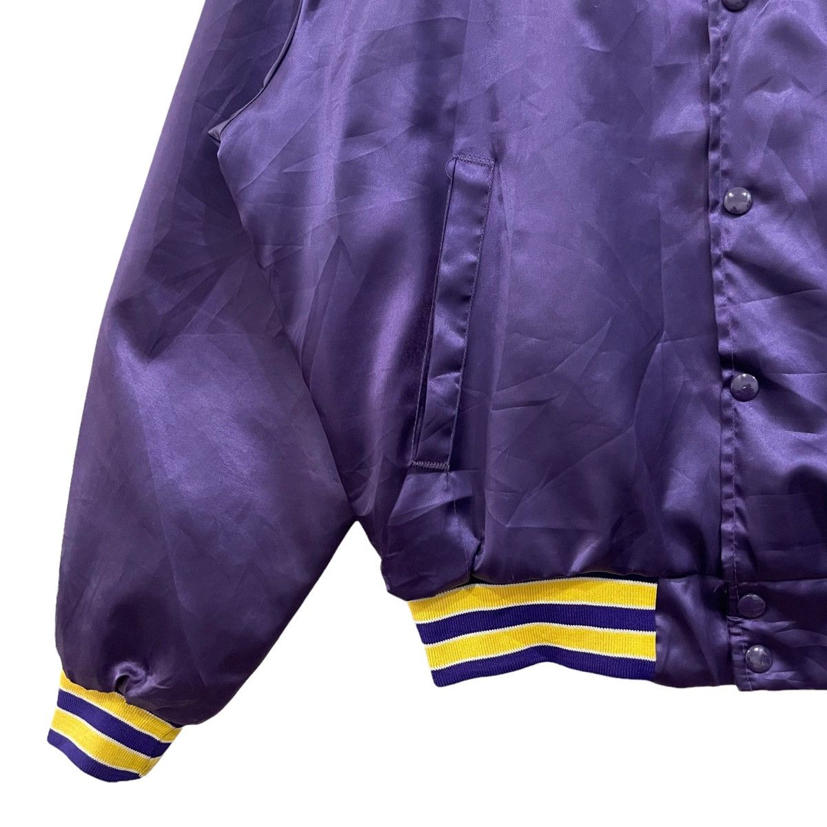 NBA Vintage 90s LA LAKERS Snap Button Satin Bomber Jacket Size US L / EU 52-54 / 3 - 7 Thumbnail