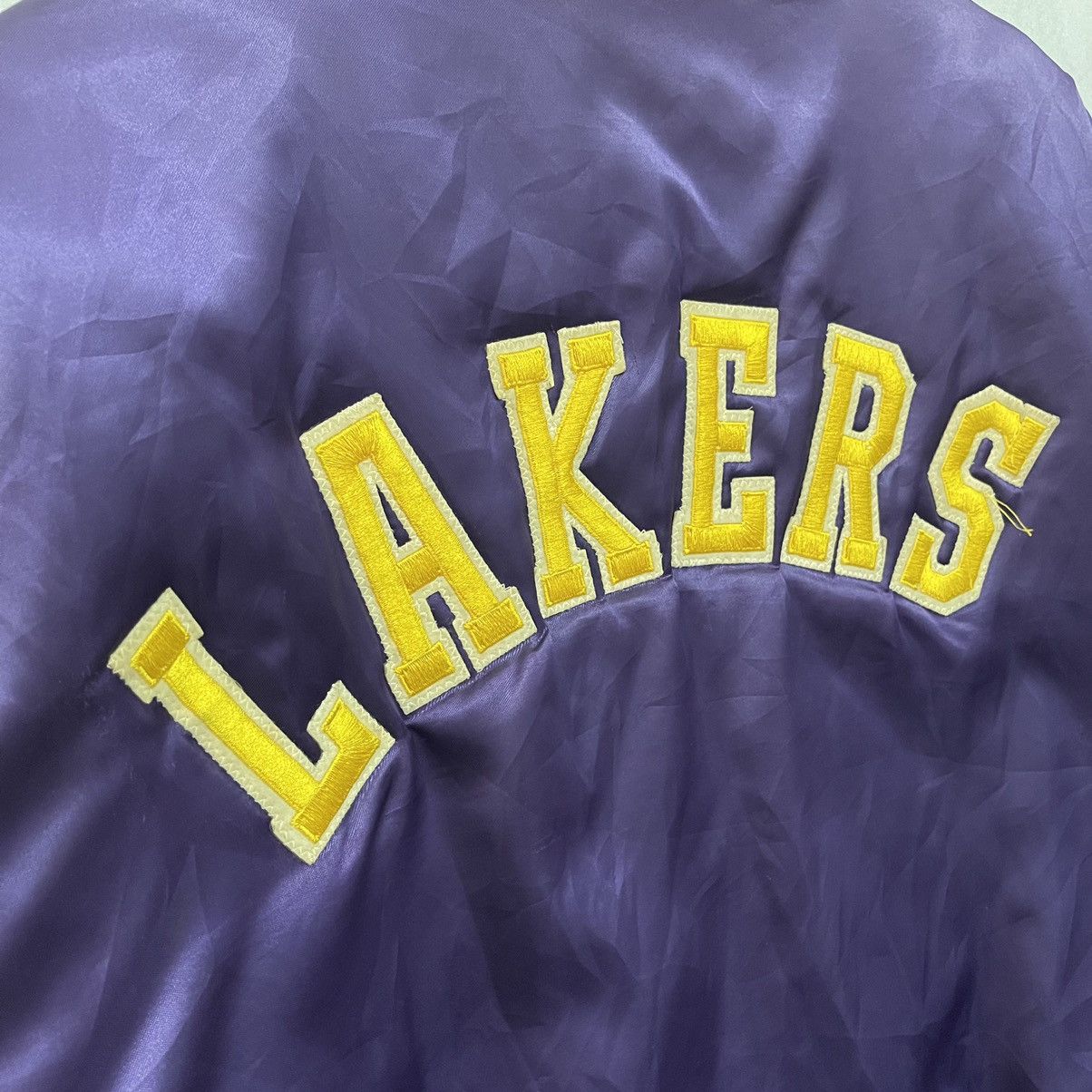 NBA Vintage 90s LA LAKERS Snap Button Satin Bomber Jacket Size US L / EU 52-54 / 3 - 14 Thumbnail
