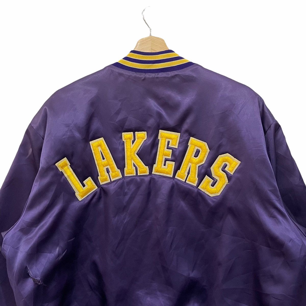 NBA Vintage 90s LA LAKERS Snap Button Satin Bomber Jacket Size US L / EU 52-54 / 3 - 10 Thumbnail
