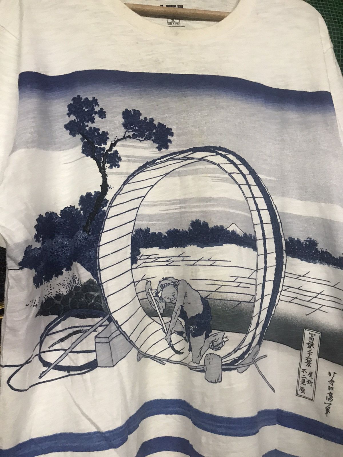 Uniqlo Hokusai Blue X Uniqlo Tshirt Crewneck Pullover Size US XL / EU 56 / 4 - 3 Thumbnail