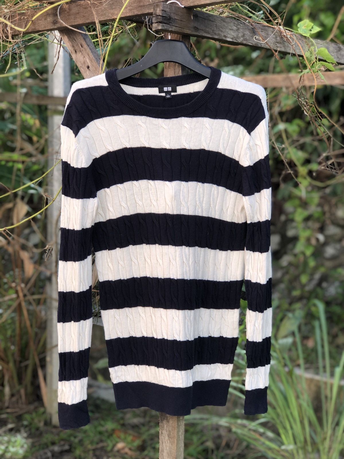 Uniqlo Cable Knit Striped Longslevee Sweater