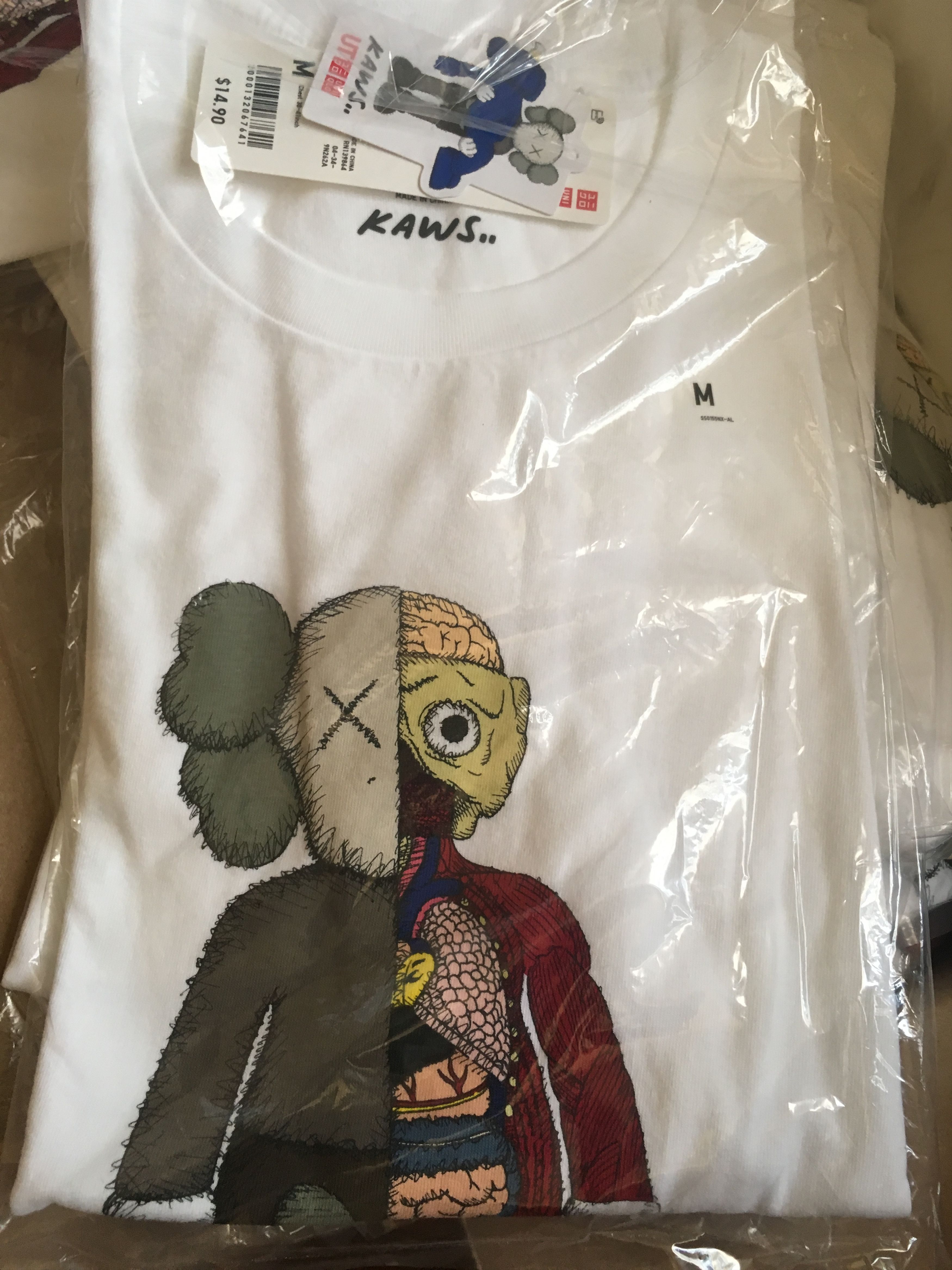 Kaws × Uniqlo Uniqlo x Kaws Flayed Tee White Medium Size US M / EU 48-50 / 2 - 1 Thumbnail