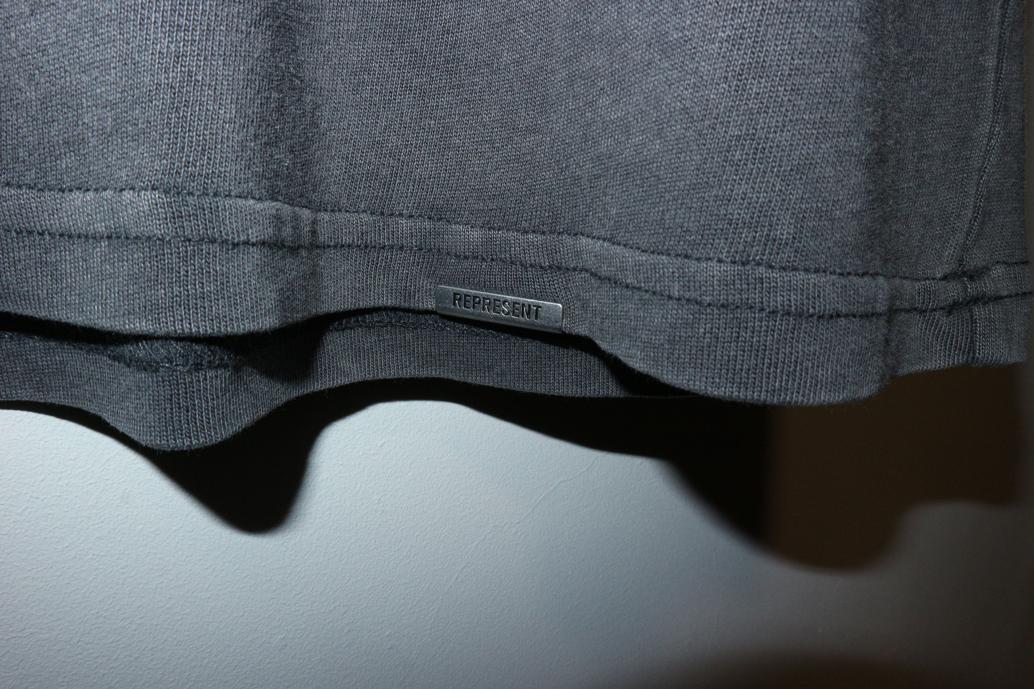 Represent Clo. SHARK PRINT T-SHIRT Size US L / EU 52-54 / 3 - 5 Thumbnail
