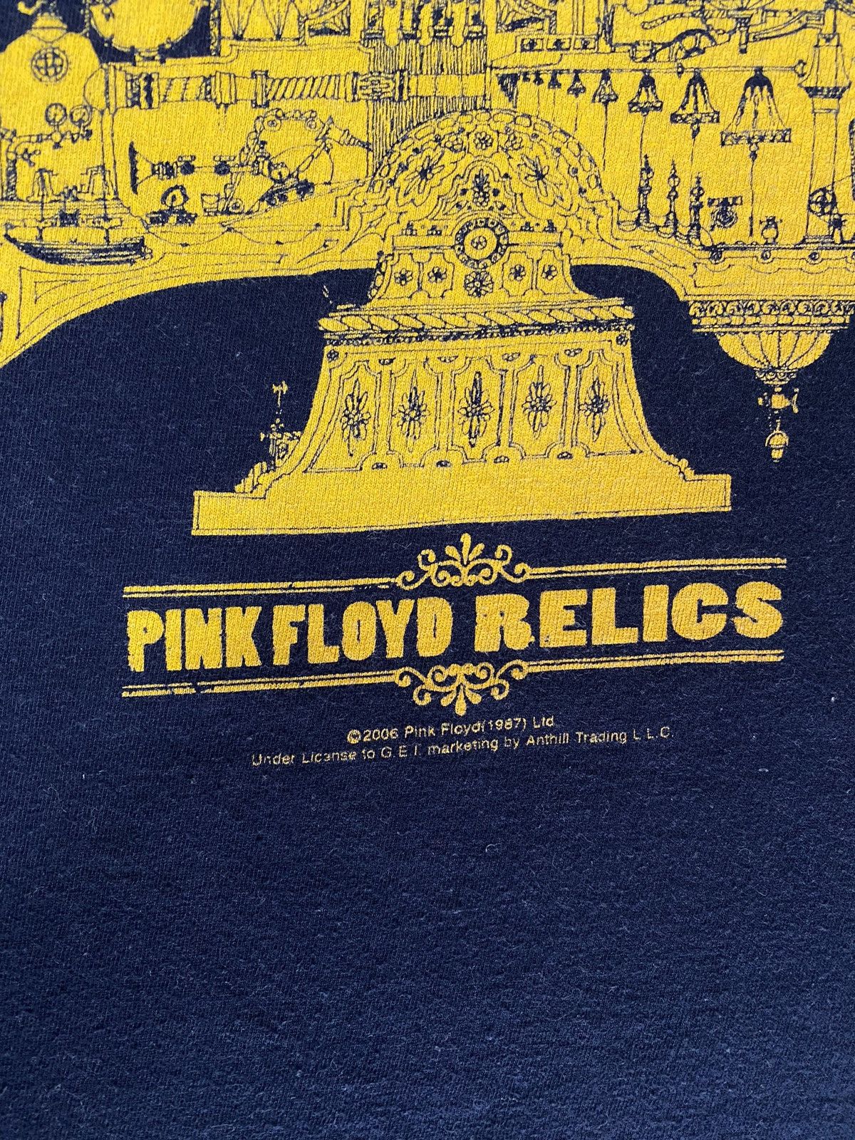 Band Tees × Pink Floyd × Vintage Vintage Pink Floyd musical album Relics 2006 t-shirt y2k Size US XL / EU 56 / 4 - 6 Thumbnail
