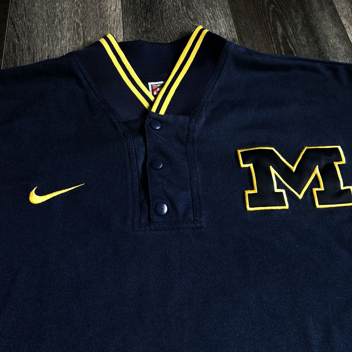 Nike Vintage 90s Nike Michigan Wolverines Warm Up Shooting Jersey Size US XXL / EU 58 / 5 - 2 Thumbnail