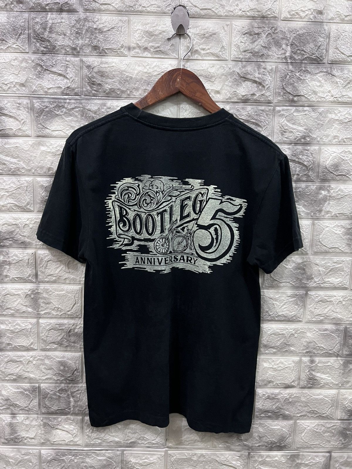 image of Vintage Bootleg 5 Anniversary in Black, Men's (Size Medium)