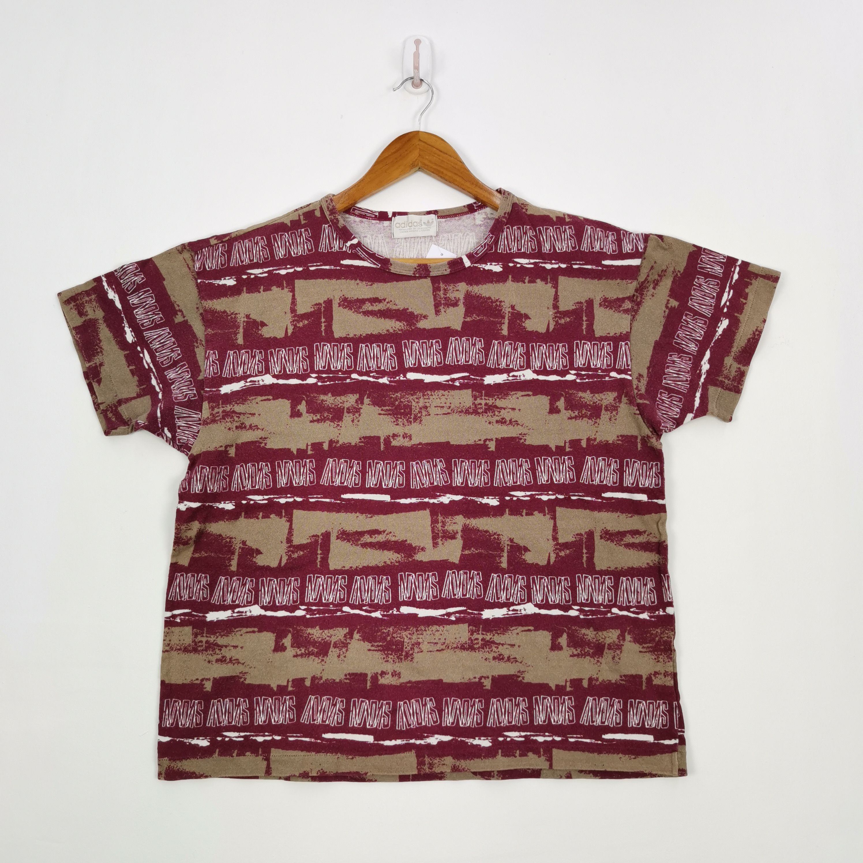 Adidas Vintage Adidas T-Shirt Over Print Tees Shirt 56789 Size US L / EU 52-54 / 3 - 3 Thumbnail
