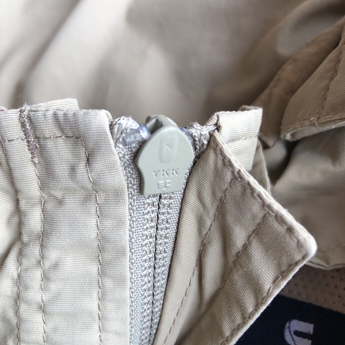 Uniqlo Vintage 90's Uniqlo Windbreaker Jacket Hoodie Nude Colour Size US XL / EU 56 / 4 - 12 Thumbnail