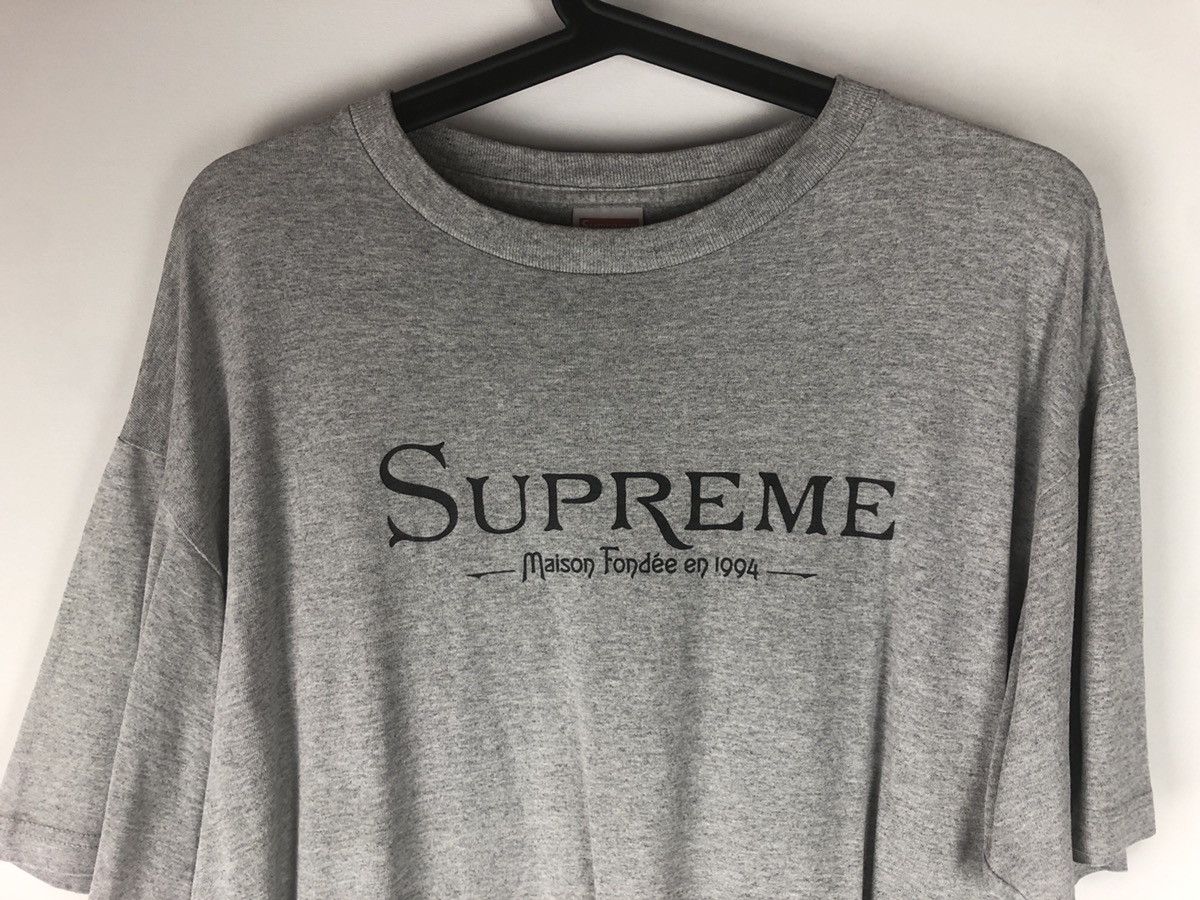 Supreme maison fondee en 1994 tee Size US L / EU 52-54 / 3 - 2 Thumbnail
