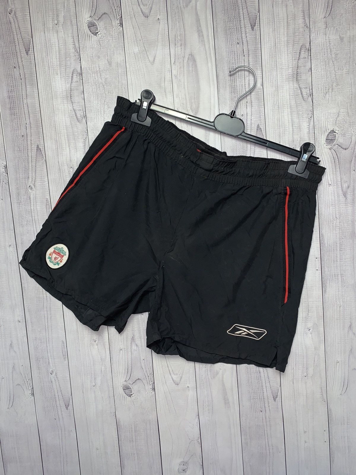 Reebok × Vintage Vintage Reebok Liverpool soccer shorts size M Size US 32 / EU 48 - 1 Thumbnail