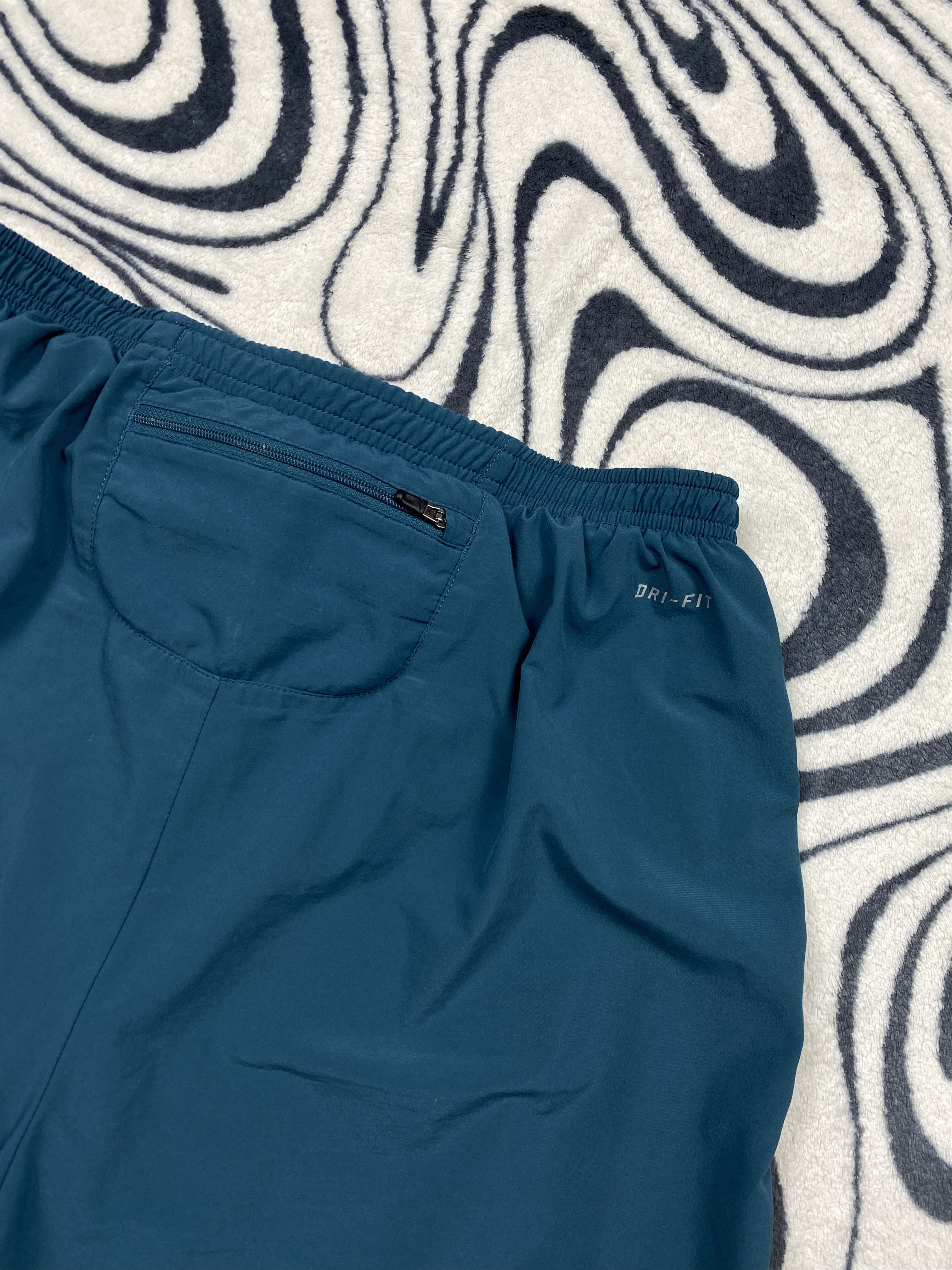 Nike × Vintage Nike Dri Fit Vintage Mens Shorts Y2K Size US 34 / EU 50 - 7 Thumbnail