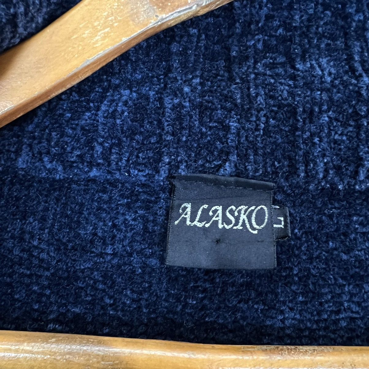 Japanese Brand VINTAGE ALASKO NAVAJO DESIGN ZIPPER JACKET Size US L / EU 52-54 / 3 - 7 Thumbnail