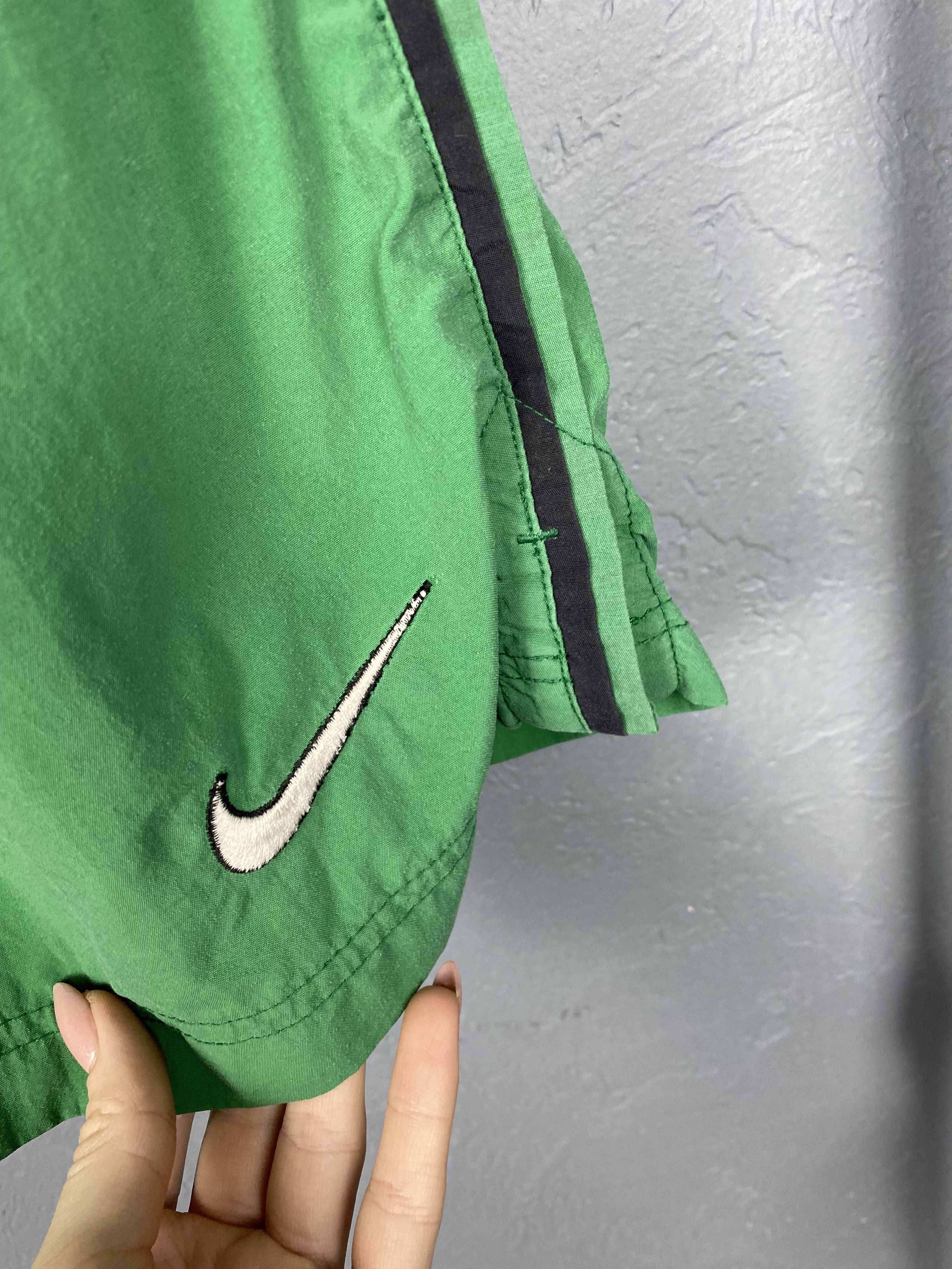 Nike × Vintage Nike 90s Vintage Nylon Mens Shorts Y2K Size US 32 / EU 48 - 3 Thumbnail