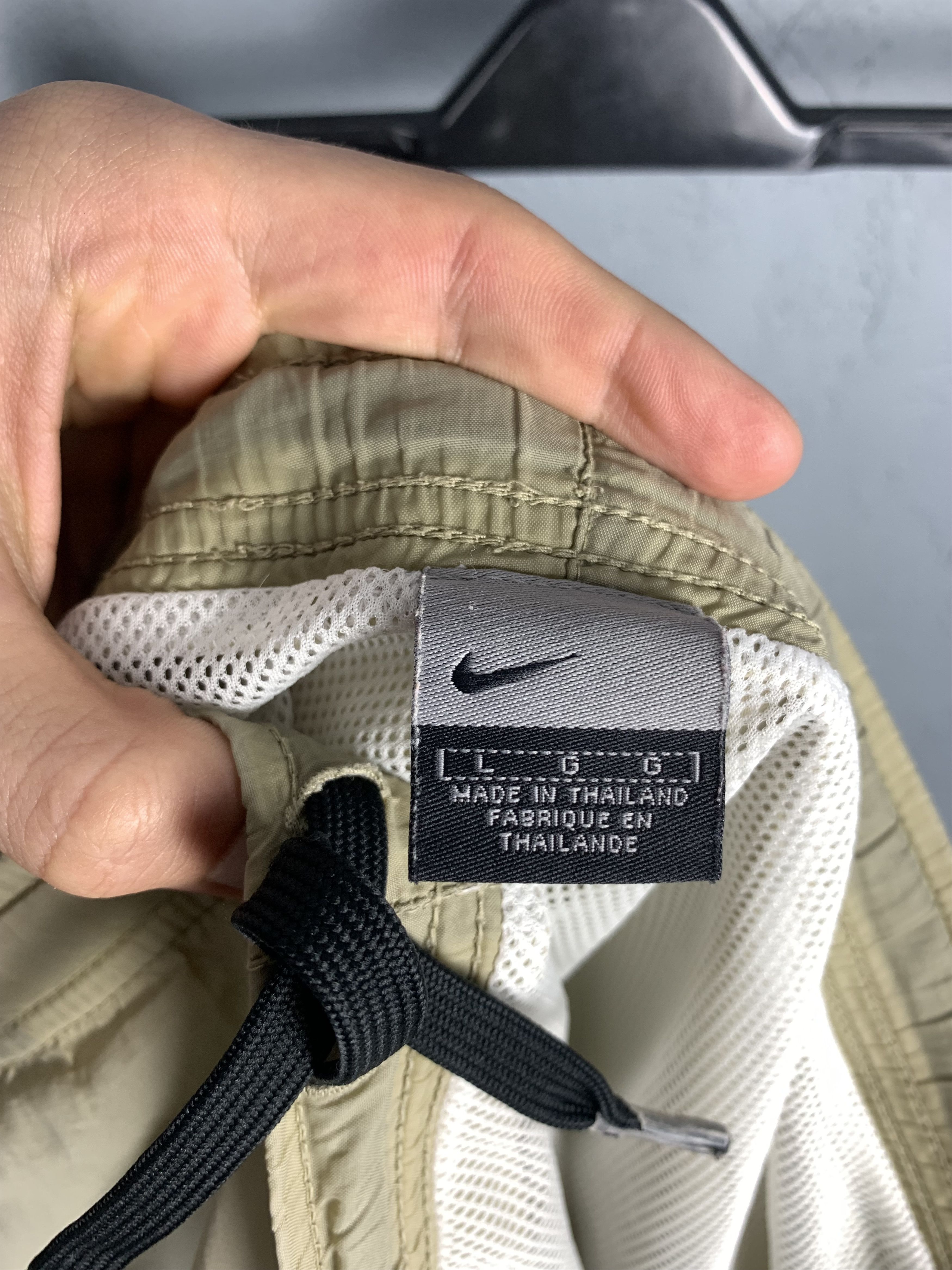 Nike × Vintage Vintage Nike Mens Nylon Shorts Y2K Size US 34 / EU 50 - 9 Thumbnail