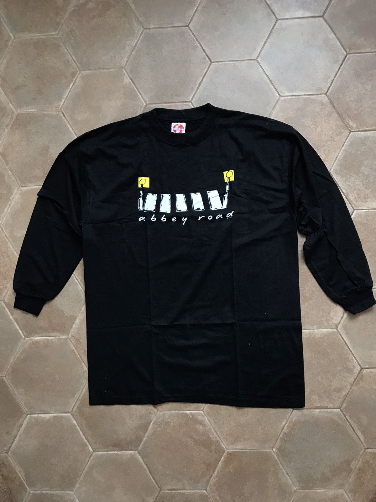 Band Tees VINTAGE BEATLES LONG SLEEVE SHIRT Size US XL / EU 56 / 4 - 1 Thumbnail