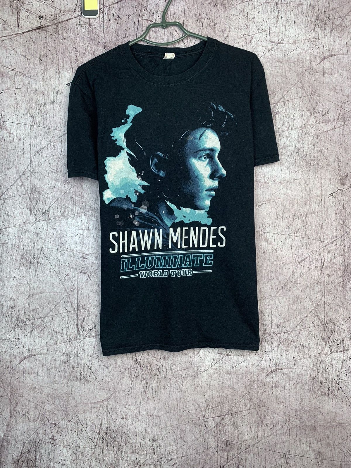 Band Tees Shawn Mendes Illuminate Worl Tour T Shirt Size US L / EU 52-54 / 3 - 2 Thumbnail