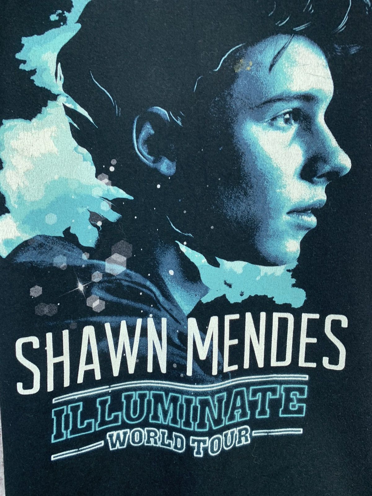 Band Tees Shawn Mendes Illuminate Worl Tour T Shirt Size US L / EU 52-54 / 3 - 3 Thumbnail