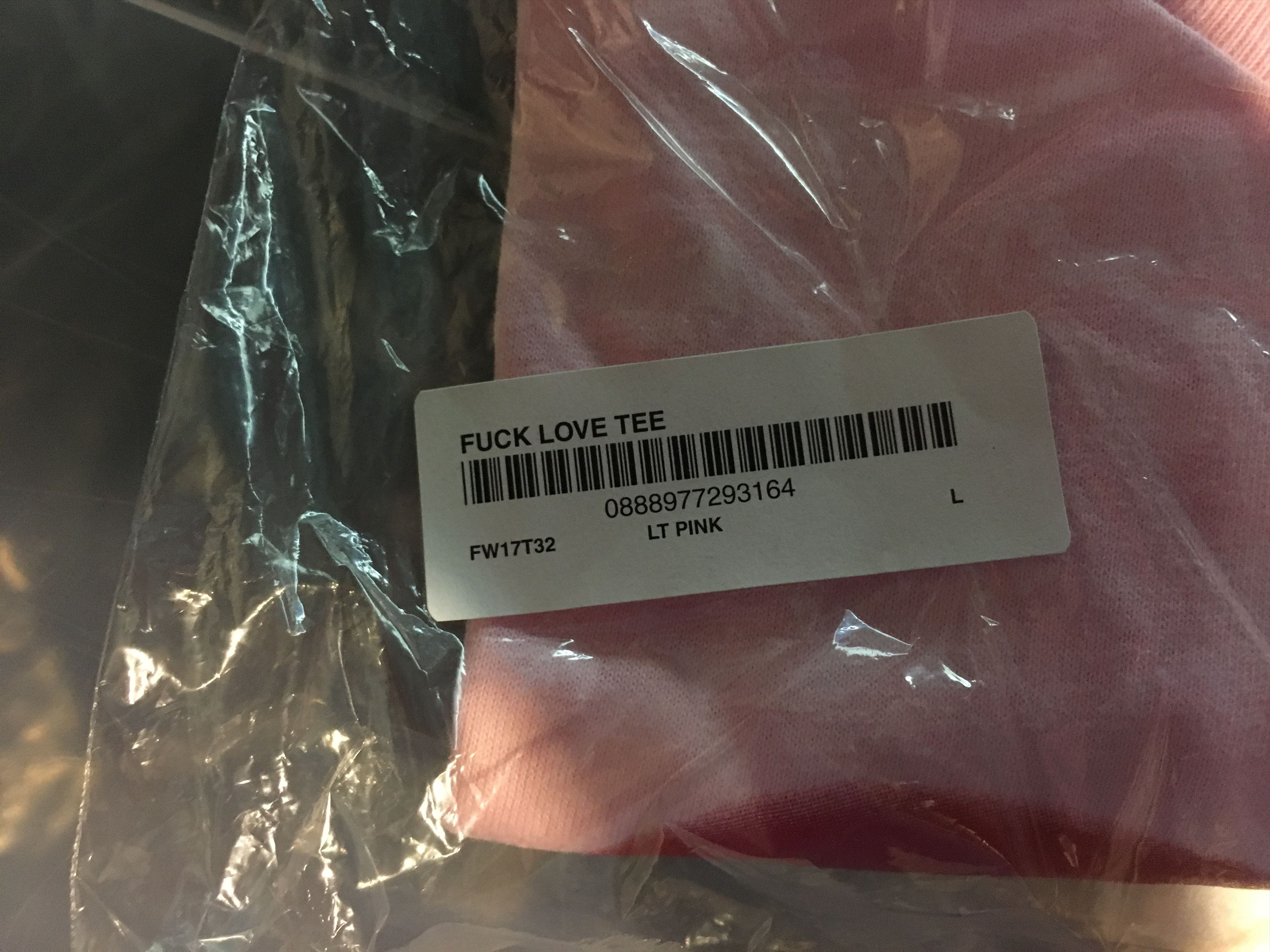 Supreme Supreme Fuck Love Tee Light Pink Large FW17 Size US L / EU 52-54 / 3 - 3 Thumbnail