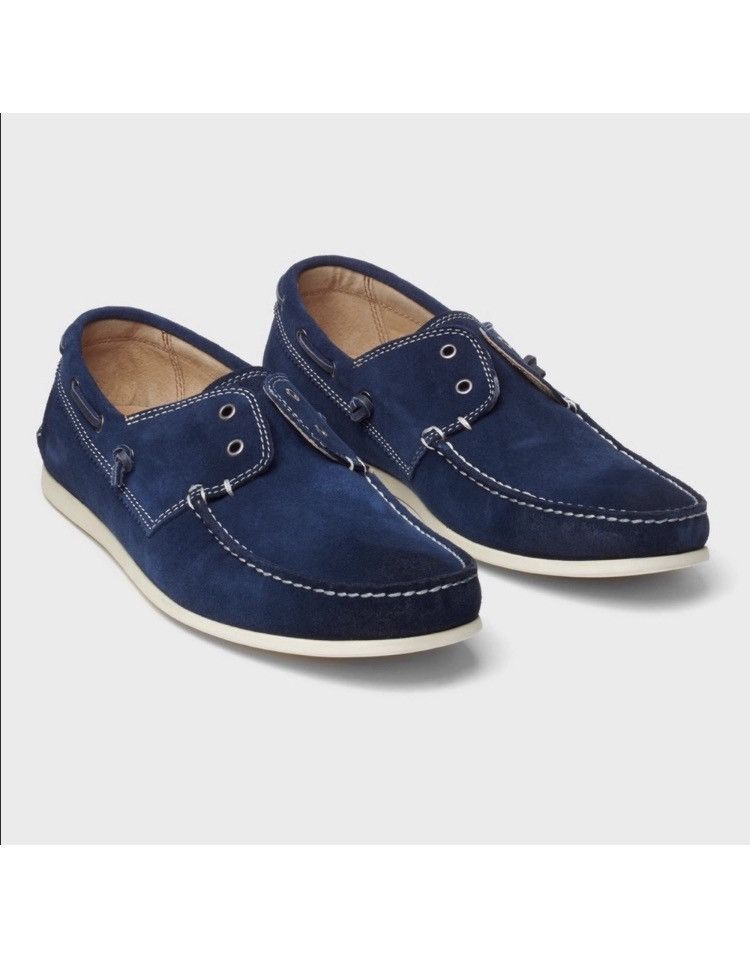 Laceless boat shoe. 8.5