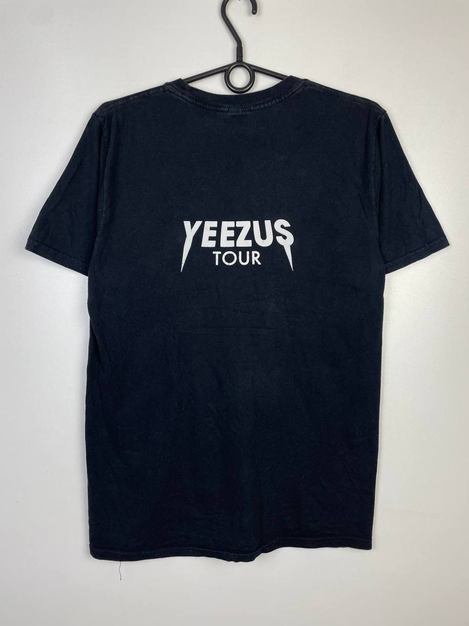 Vintage Yezzus Tour Mask vintage t-shirt size M Size US M / EU 48-50 / 2 - 4 Thumbnail